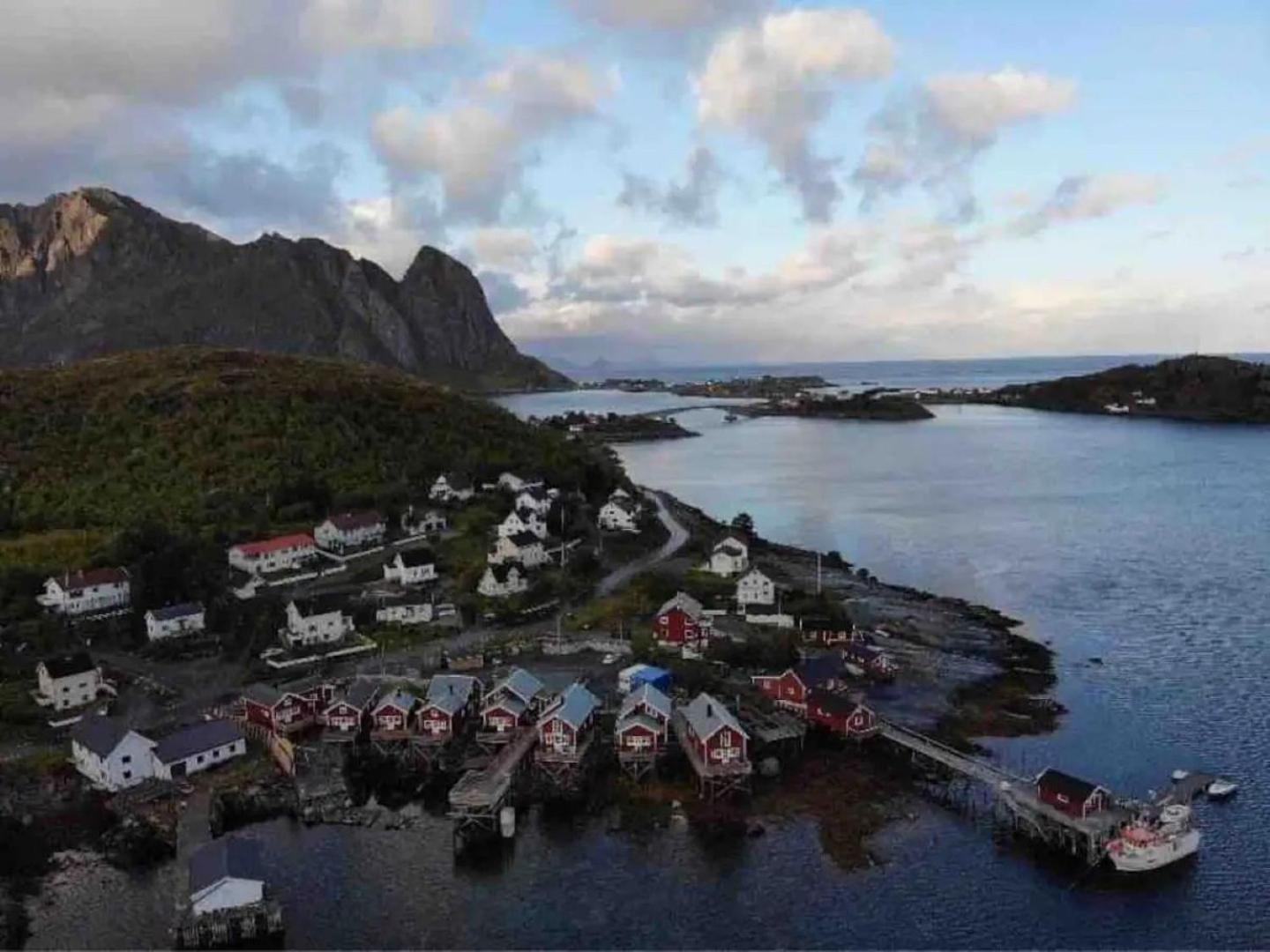 Madelhea Cabin- Seaview Lodge Reine Esterno foto