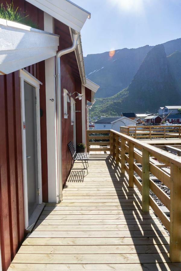 Madelhea Cabin- Seaview Lodge Reine Esterno foto